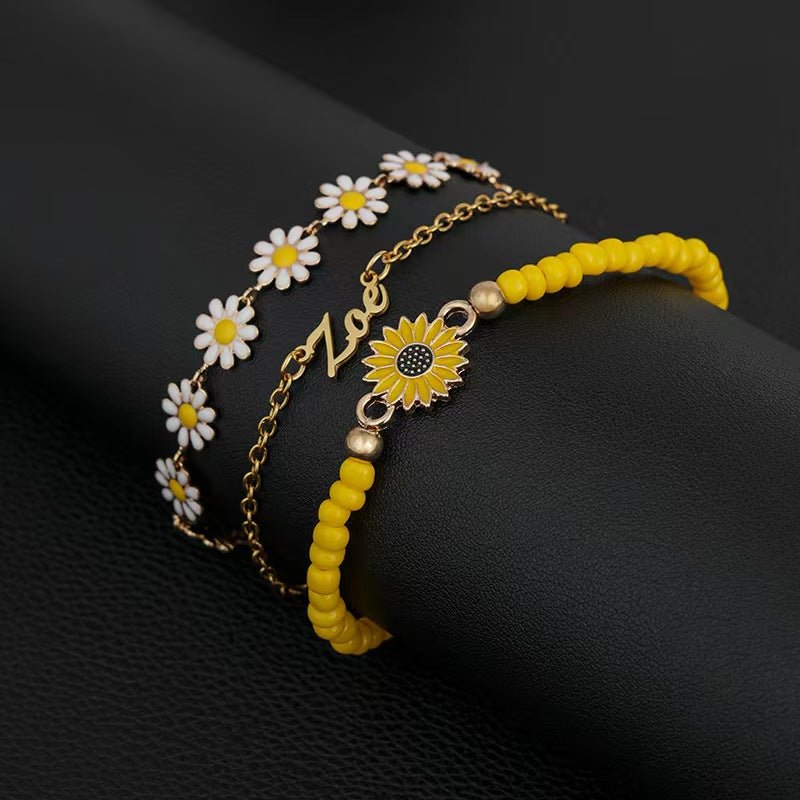 Custom Letter Daisy Bracelet - Zyrona WorksZyrona WorksCustom Letter Daisy Bracelet